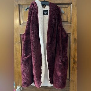 Active USA ultra plush open-front hooded vest; Sz 2XL